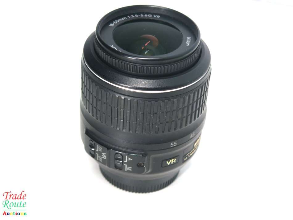Nikon AF-S DX NIKKOR 18-55mm f/3.5-5.6G Vibration Reduction Zoom Lens Auto Focus for Nikon DSLR