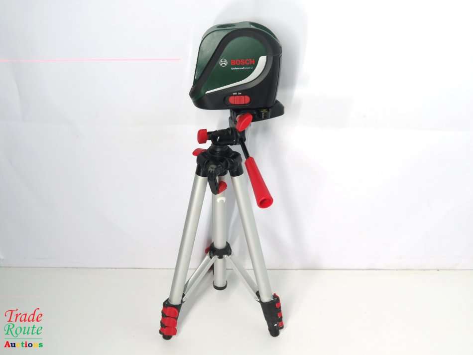 Bosch Universal Level 2 -Cross Line Laser + 1.1m Tripod