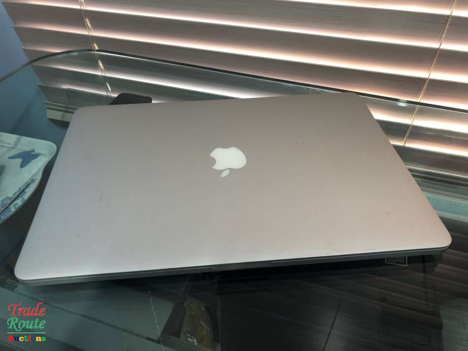 Apple MacBook Pro 15.4-inch  | Core i7 2.3GHz | 16GB RAM | 500GB SSD ** RETINA DISPLAY **