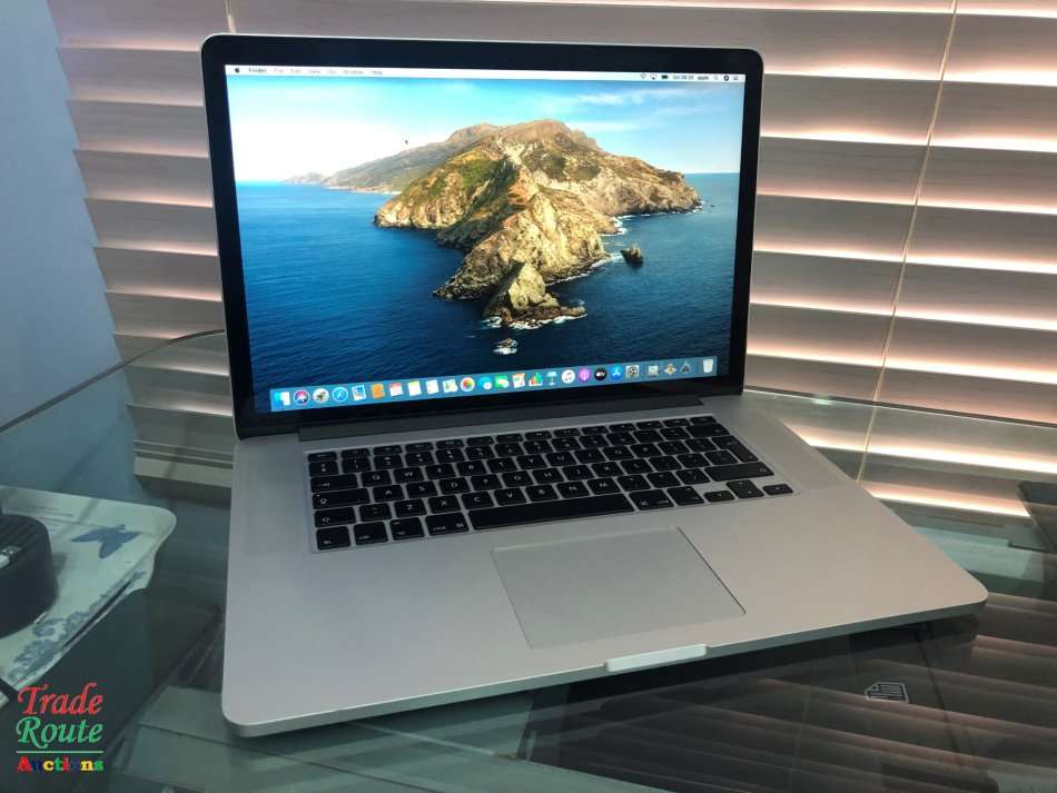 Apple MacBook Pro 15.4-inch  | Core i7 2.3GHz | 16GB RAM | 500GB SSD ** RETINA DISPLAY **