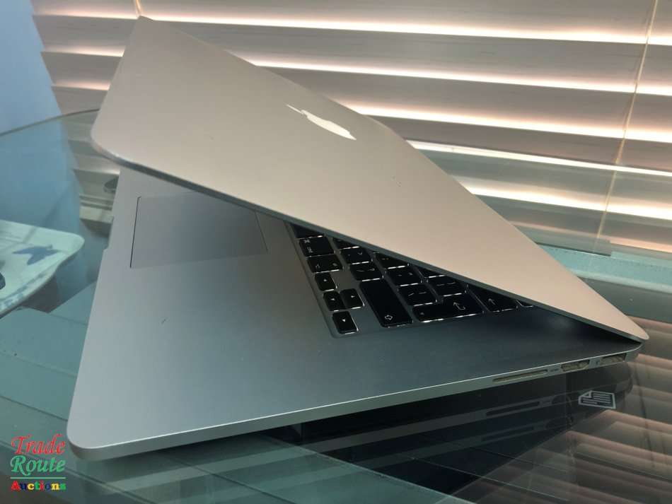 Apple MacBook Pro 15.4-inch  | Core i7 2.3GHz | 16GB RAM | 500GB SSD ** RETINA DISPLAY **