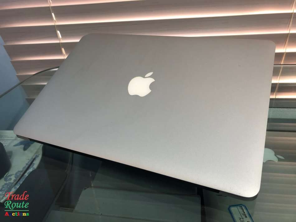 READ ** Apple MacBook Air 13.3-inch | Core i5 1.7GHz | 4GB RAM | 128GB SSD FLASH