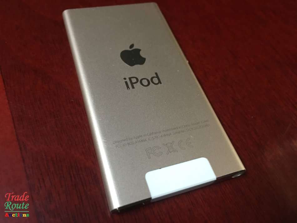 Apple iPod nano 7th Generation (16 GB) A1446 GOLD MKMX2QB