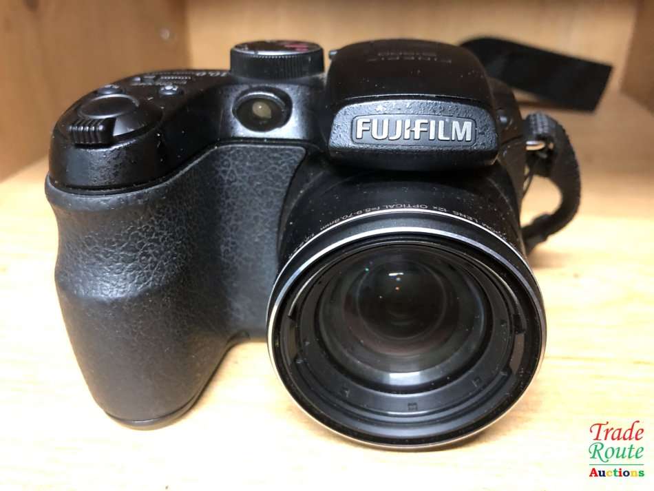 Fujifilm FinePix S1500 10MP Digital Camera with 12x Wide Angle Dual Image Stabilized Optical Zoom