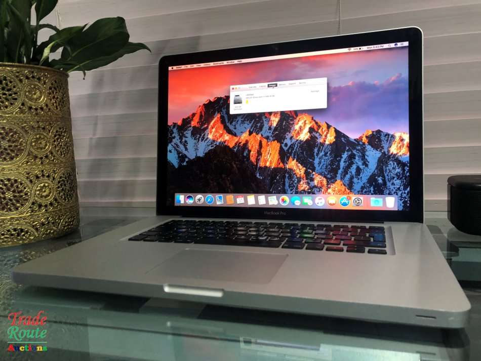 Apple MacBook Pro 15.4-inch | Core i5 2.53GHz | 4GB DDR3  | 500GB HDD *** GENUINE APPLE ***