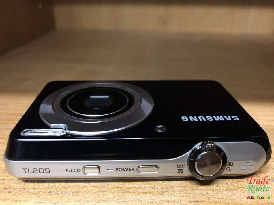 Samsung TL205 12.2-megapixel dual-LCD digital camera with 3X optical zoom - Black & Silver