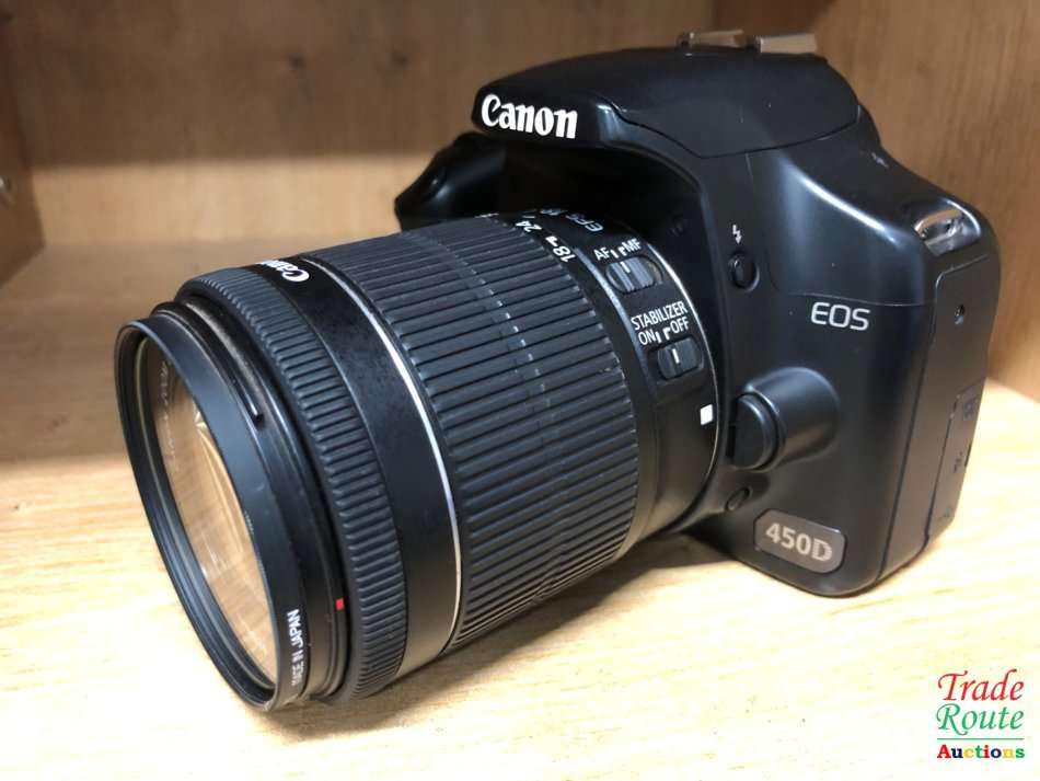 Canon EOS 450D DigitalSLR camera 12.2 Megapixels with Canon 18-55mm Lens Kit