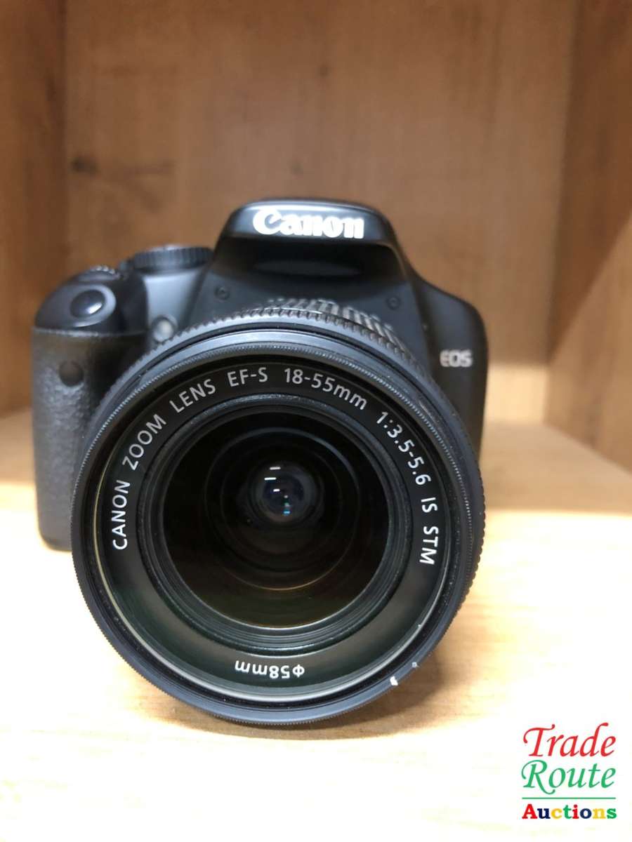 Canon EOS 450D DigitalSLR camera 12.2 Megapixels with Canon 18-55mm Lens Kit