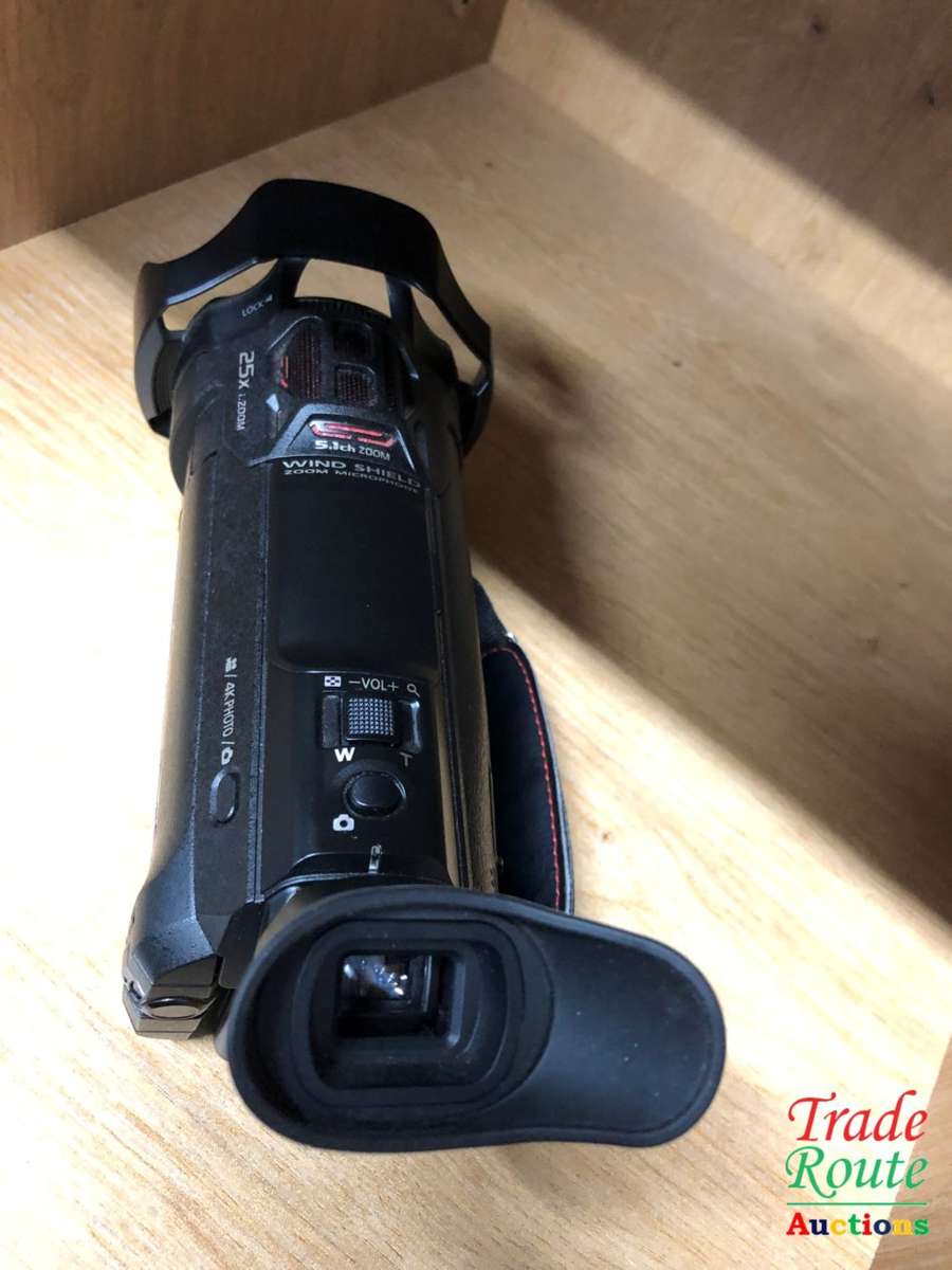 Panasonic HC-WXF995 4K ULTRA HD Camcorder - Leica Dicomar Lens