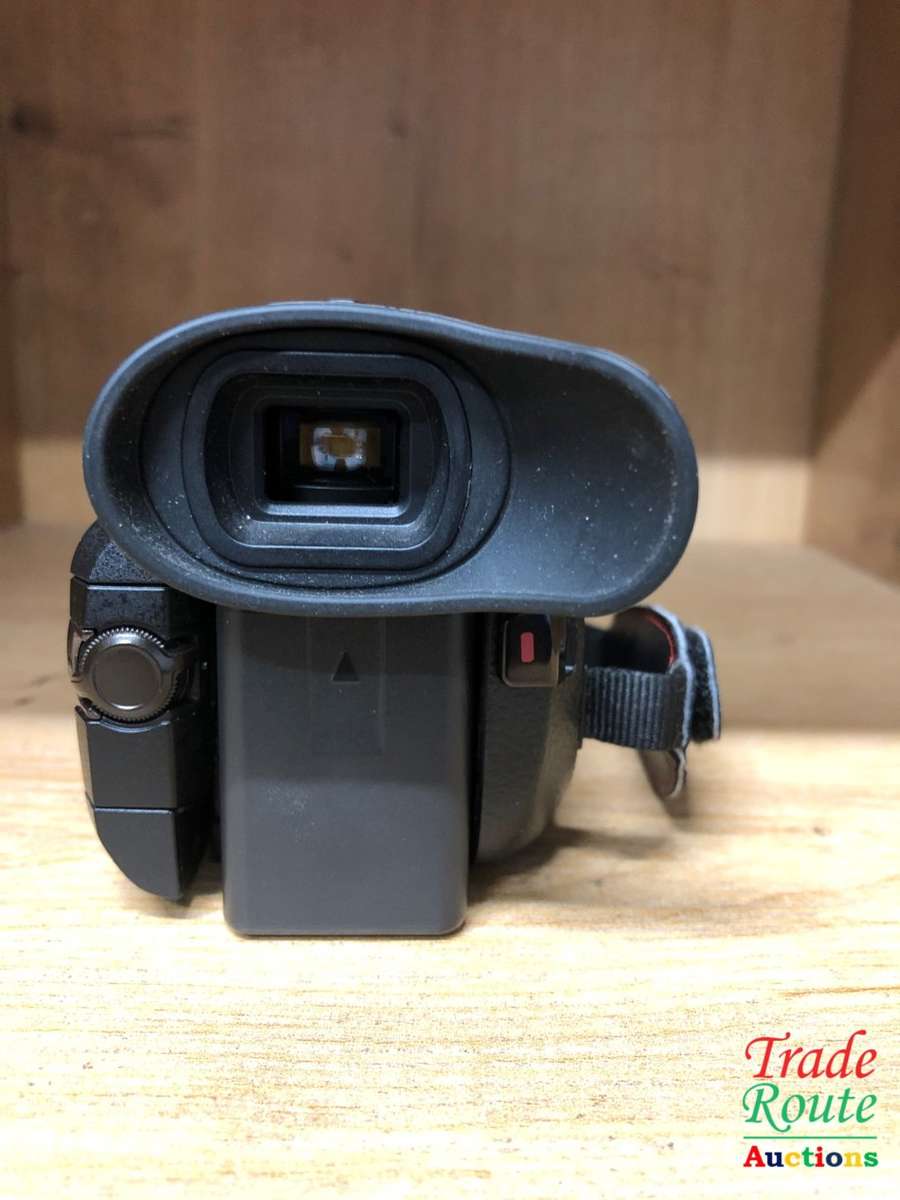 Panasonic HC-WXF995 4K ULTRA HD Camcorder - Leica Dicomar Lens