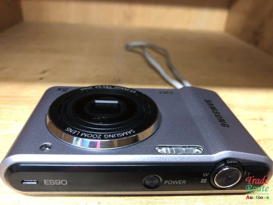 Samsung ES90 14.2MP Point and Shoot Camera (Silver) with 5X Optical Zoom