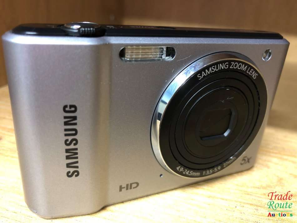 Samsung ES90 14.2MP Point and Shoot Camera (Silver) with 5X Optical Zoom