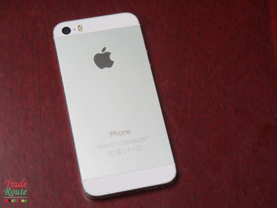 Apple Iphone 5S SmartPhone | 64GB | A1530 | MF359SO/A *** APPLE IPHONE5s ***