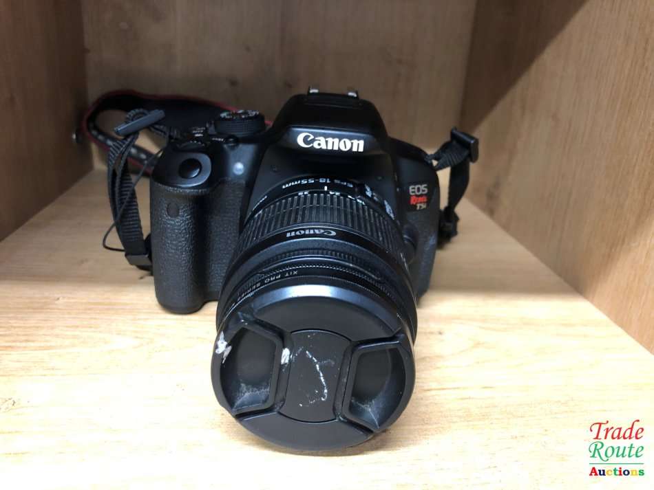 Canon EOS Rebel T5i DSLR Camera with 18-55mm Lens (CANON 700D EQUIVALENT)