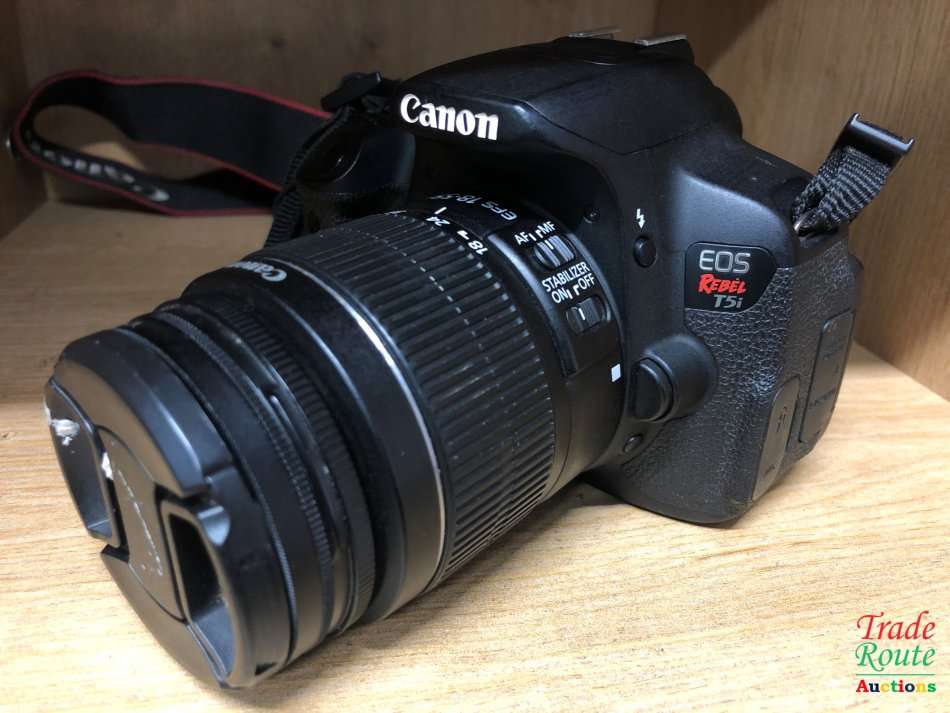 Canon EOS Rebel T5i DSLR Camera with 18-55mm Lens (CANON 700D EQUIVALENT)