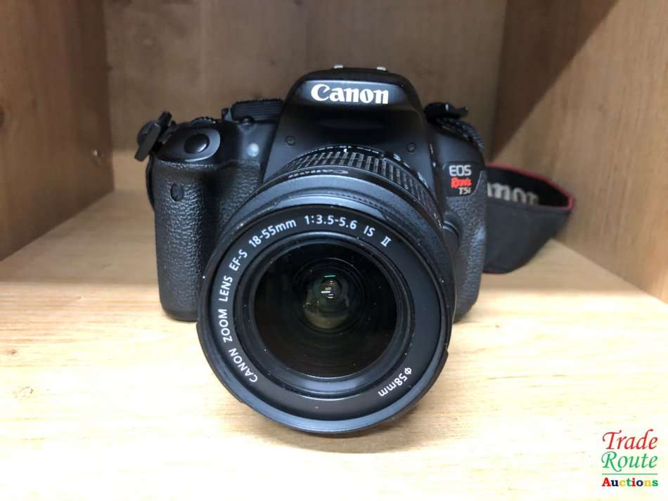 Canon EOS Rebel T5i DSLR Camera with 18-55mm Lens (CANON 700D EQUIVALENT)
