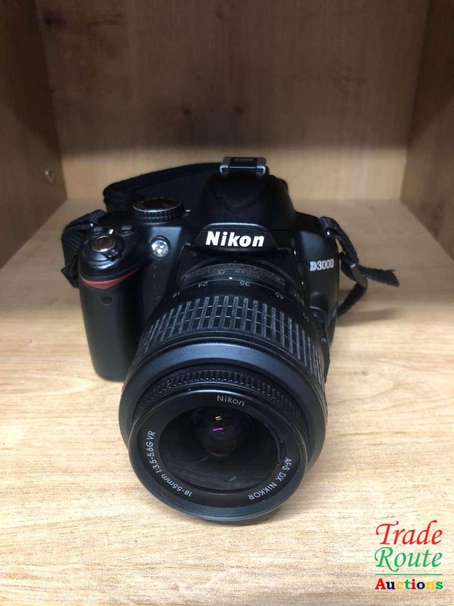 NIKON D3000 DSLR CAMERA CAMERA KIT WITH NIKKOR 18-55 VR LENS