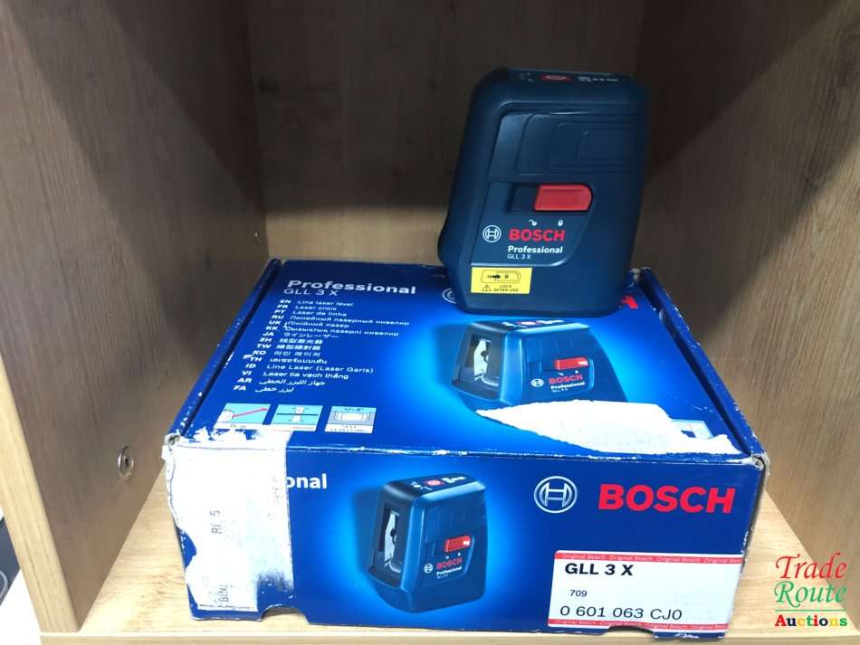 Bosch GLL 3X Professional Cross Line Laser level with 3 lines by Bosch Professional