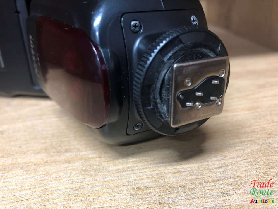 Nissin Di700 Speedlite Flash for Nikon, 24-200mm Focal Length Coverage, 1/800-1/30000 Sec Flash Dur