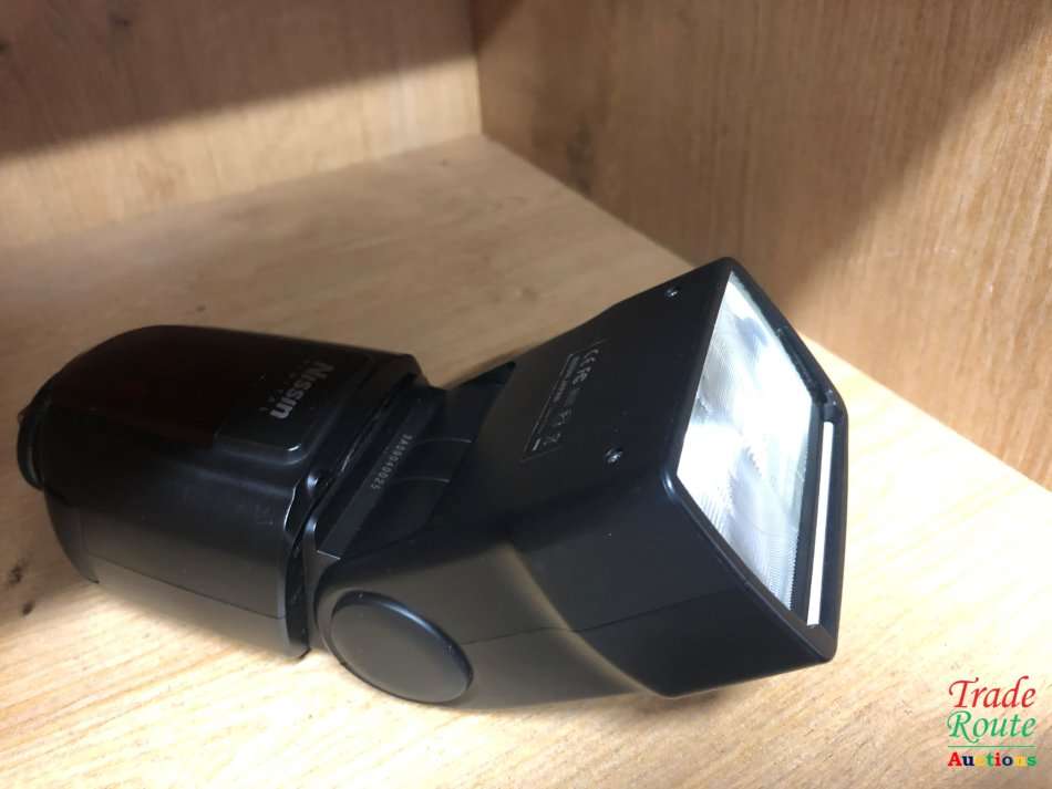 Nissin Di700 Speedlite Flash for Nikon, 24-200mm Focal Length Coverage, 1/800-1/30000 Sec Flash Dur