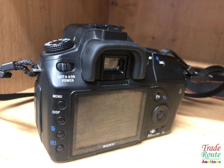 SONY ALPHA A200 DSLR PROFESSIONAL DIGITAL CAMERA + 18-70 SONY LENS KIT