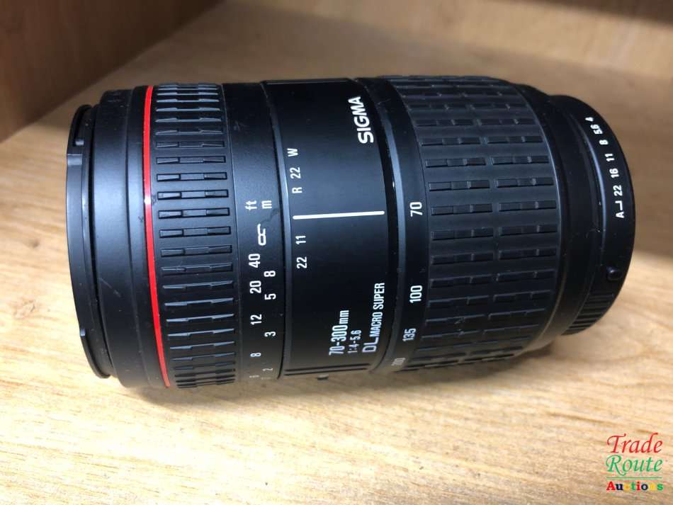 SIGMA 70-300mm DL Macro Super Telephoto Zoom Lens FOR PENTAX CAMERAS