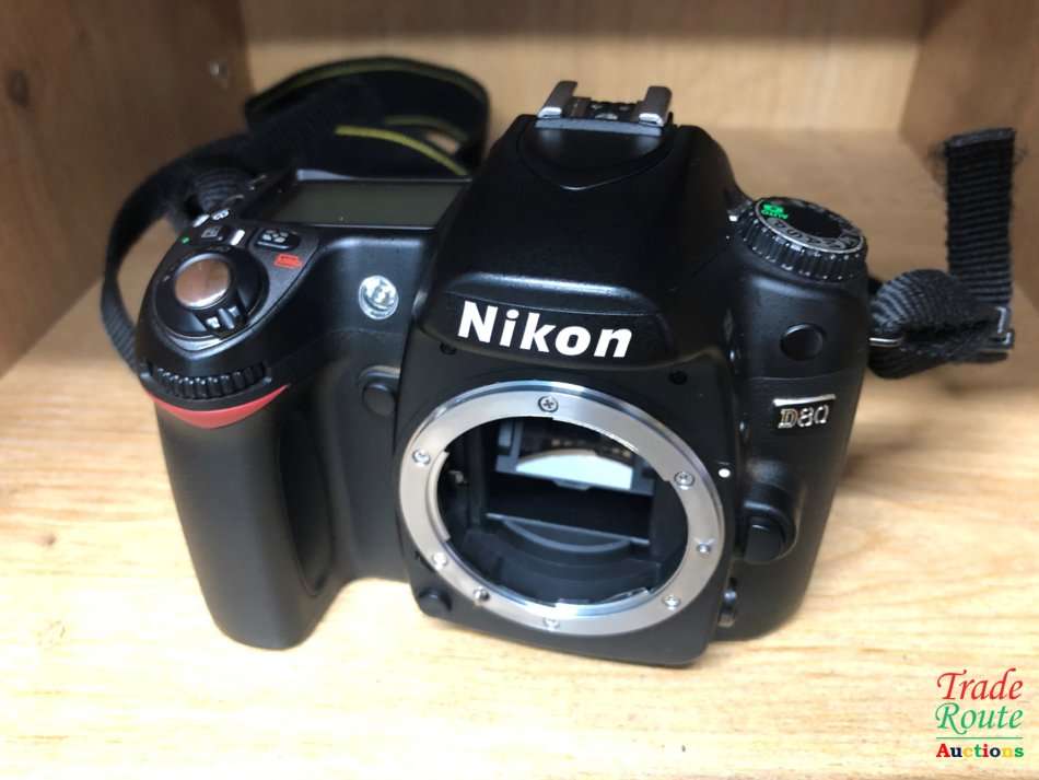 NIKON D80 Digital SLR CAMERA 10.2MP BODY ONLY