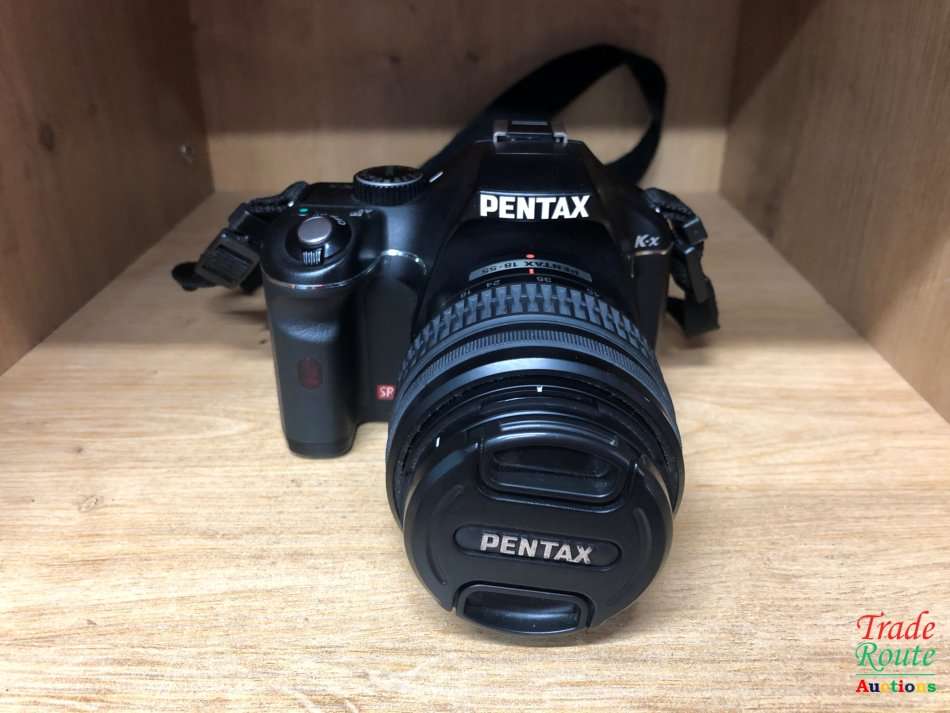 Pentax K-x Digital SLR with 18-55mm Zoom Lens (Black)
