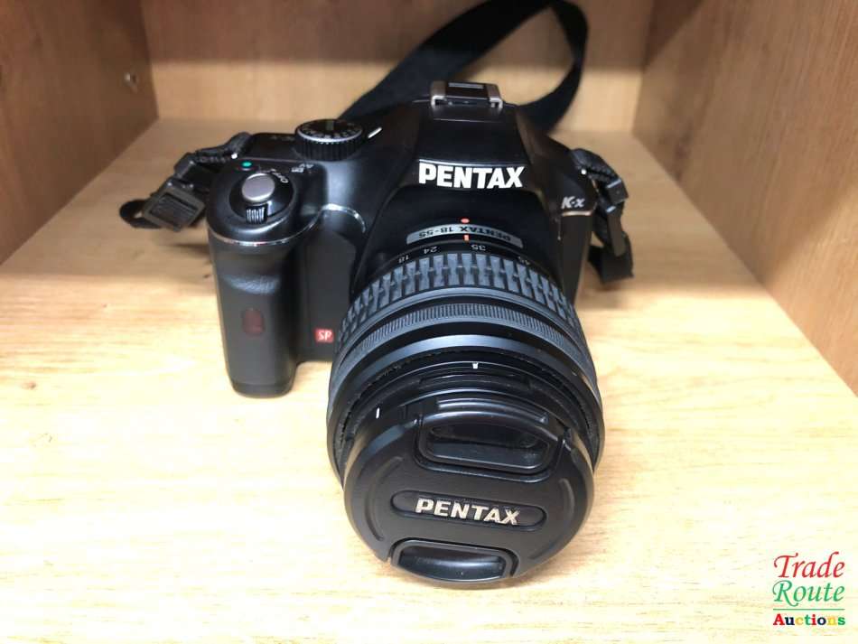Pentax K-x Digital SLR with 18-55mm Zoom Lens (Black)
