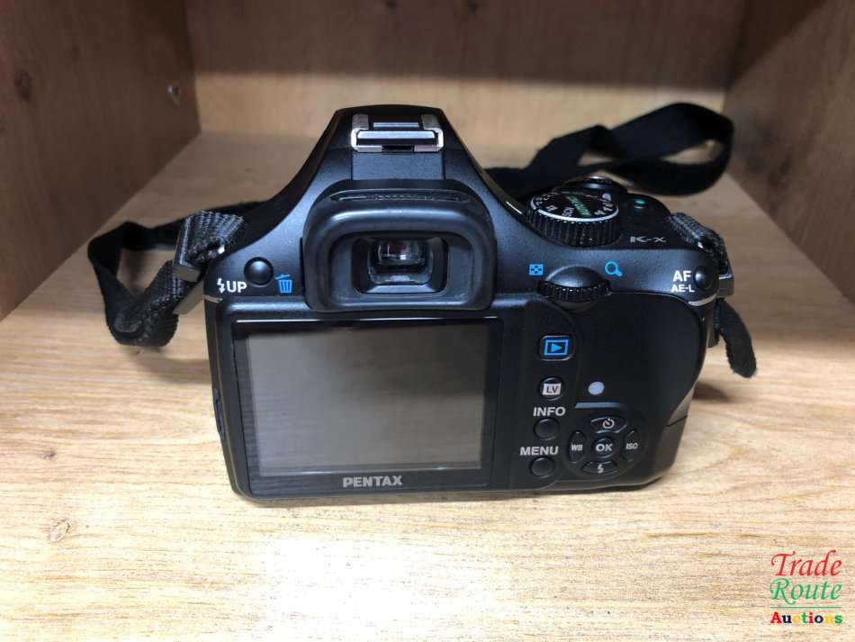 Pentax K-x Digital SLR with 18-55mm Zoom Lens (Black)