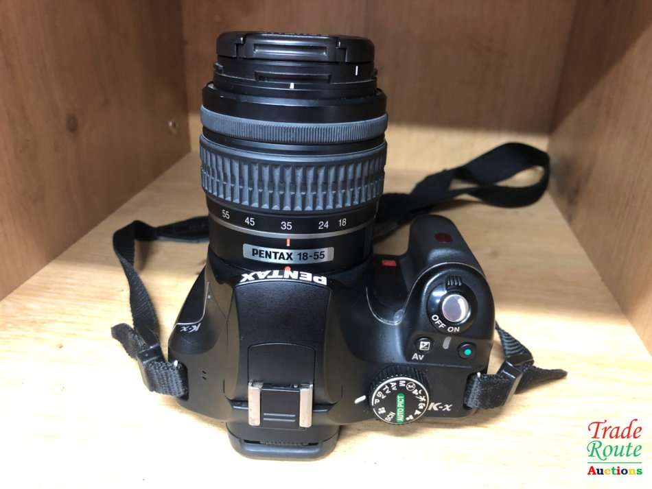 Pentax K-x Digital SLR with 18-55mm Zoom Lens (Black)