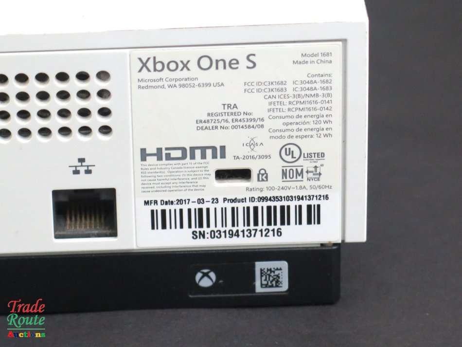 XBOX One S Console (WHITE) Model 1681 1TB + 1 Controller