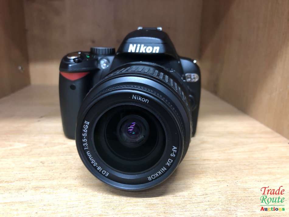 NIKON D60 18-55 II KIT - 10.2 Megapixel Digital SLR Camera BUNDLE