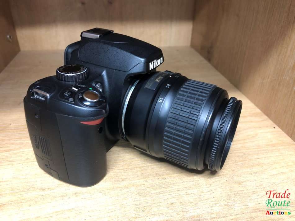 NIKON D60 18-55 II KIT - 10.2 Megapixel Digital SLR Camera BUNDLE