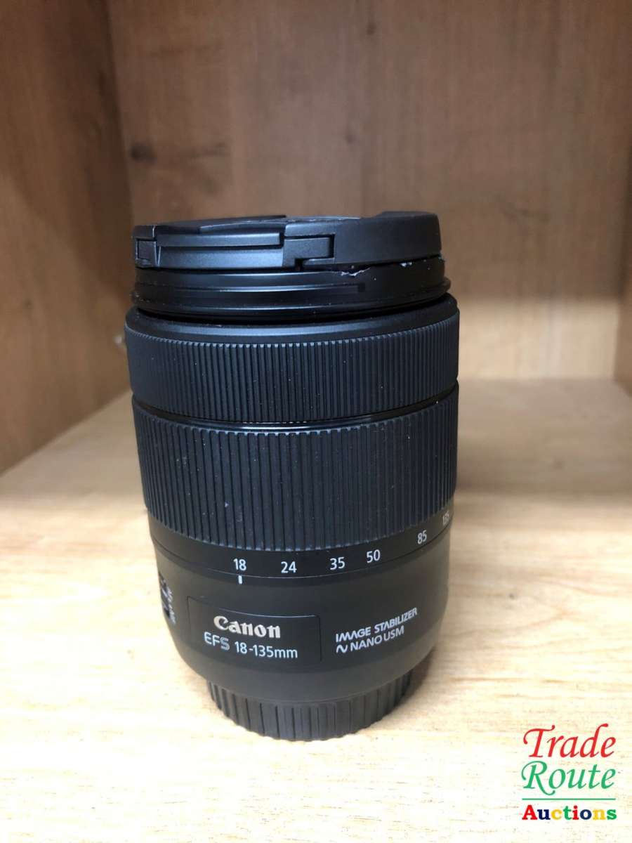 Canon EFS 18-135mm IMAGE STABILIZER - NANO USM LENS