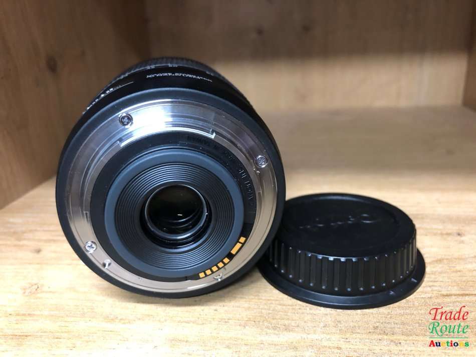 Canon EFS 18-135mm IMAGE STABILIZER - NANO USM LENS