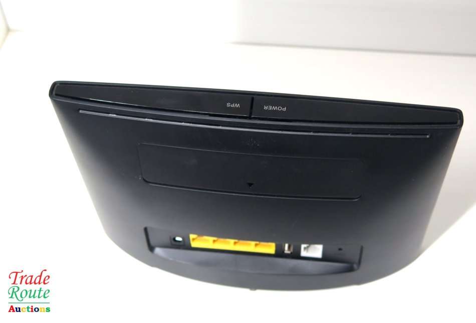 Huawei B525 4G LTE WiFi Modem Wireless Router (uses SIM card)