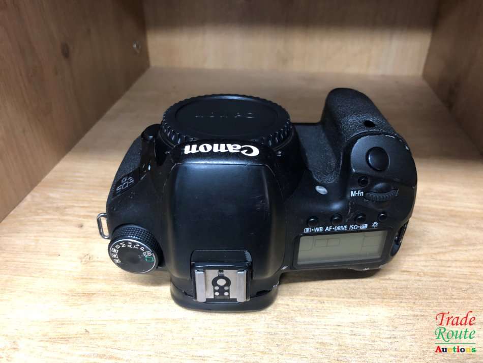 Canon EOS 7D 18MP PROFESSIONAL Digital SLR Camera (BODY) - 18 Megapixels