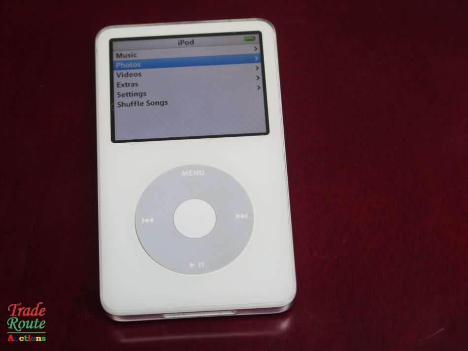 Apple IPod Classic - 5th Generation  WHITE 80GB [ MA448FB ] A1136