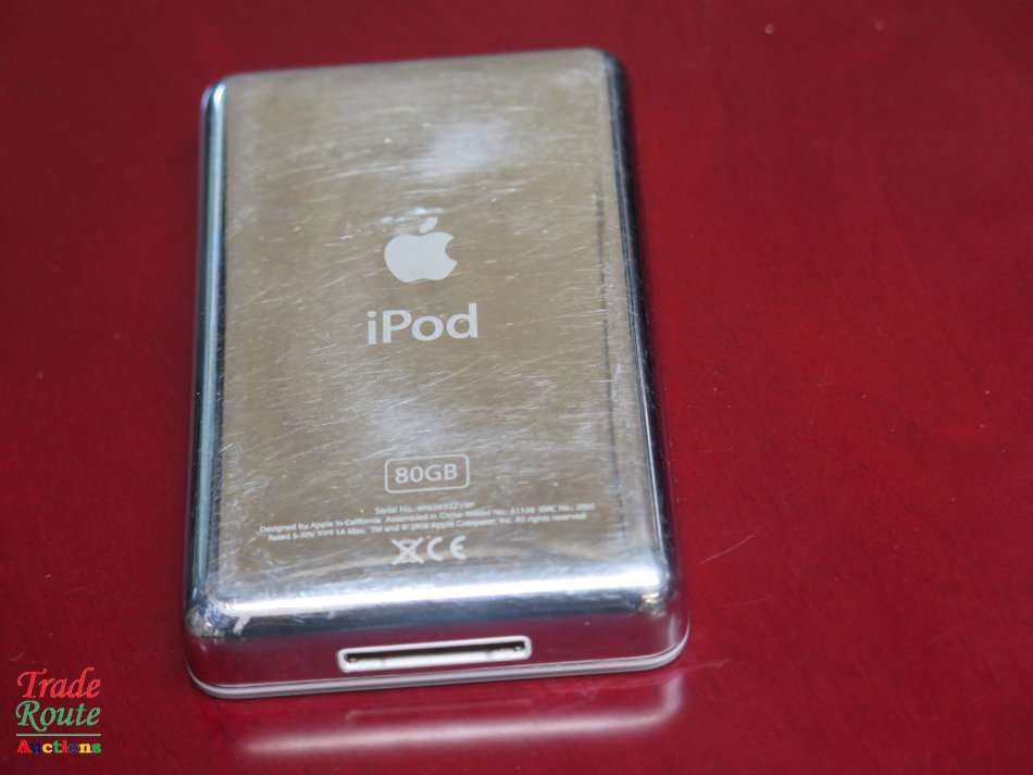 Apple IPod Classic - 5th Generation  WHITE 80GB [ MA448FB ] A1136