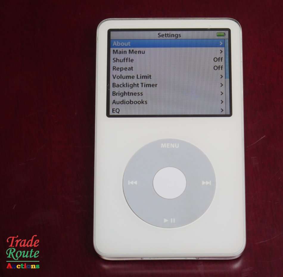 Apple IPod Classic - 5th Generation  WHITE 80GB [ MA448FB ] A1136