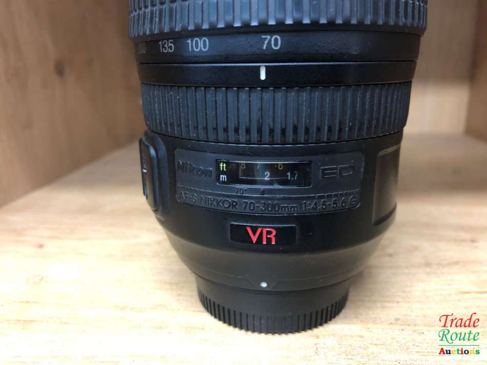 Nikon AF-S VR Zoom-NIKKOR 70-300mm f/4.5-5.6G IF-ED Lens