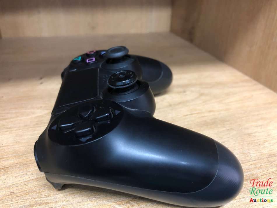 BLACK - SONY PS4 DUALSHOCK 4 Wireless Controller - for the PlayStation 4