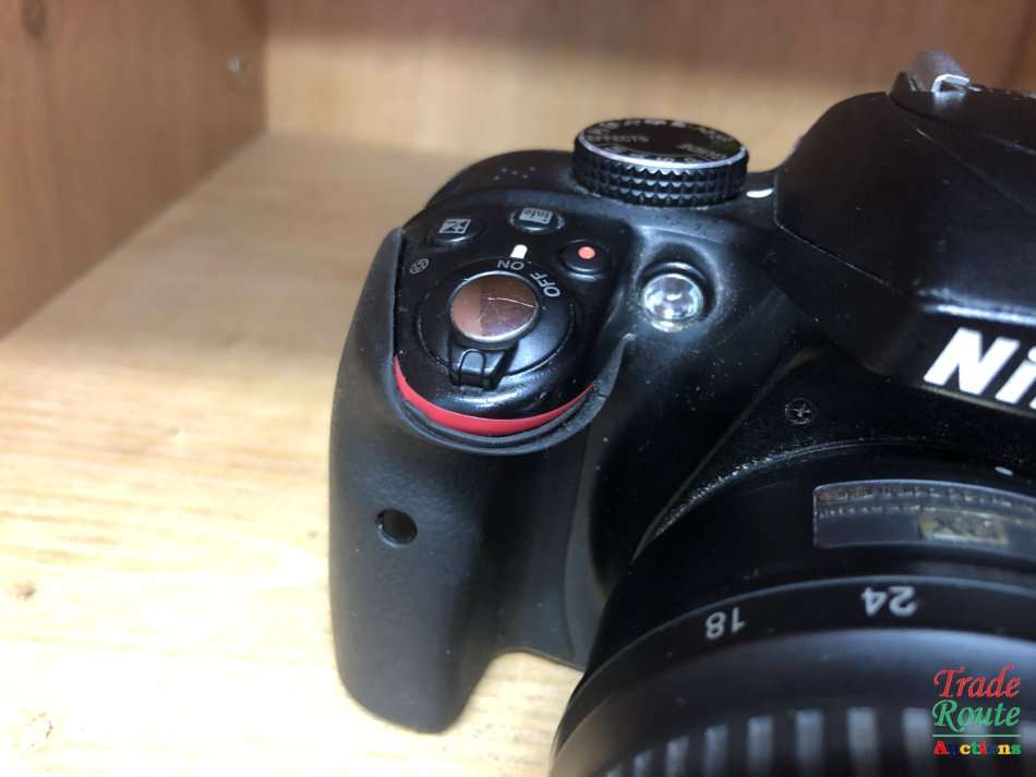 Nikon D3300 24.2 MP CMOS Digital SLR with AF-S DX NIKKOR 18-55mm f/3.5-5.6G DX Zoom Lens (Black)