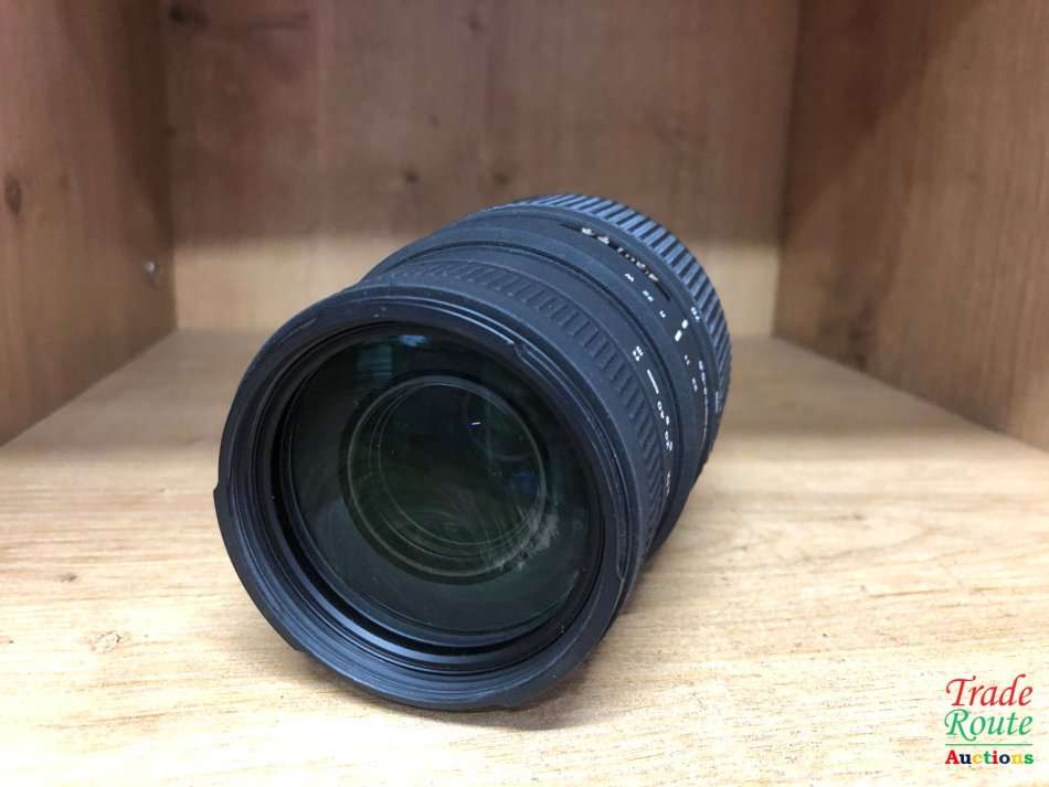 SIGMA DG 70-300mm Telephoto Zoom Lens for SONY DSLR Cameras