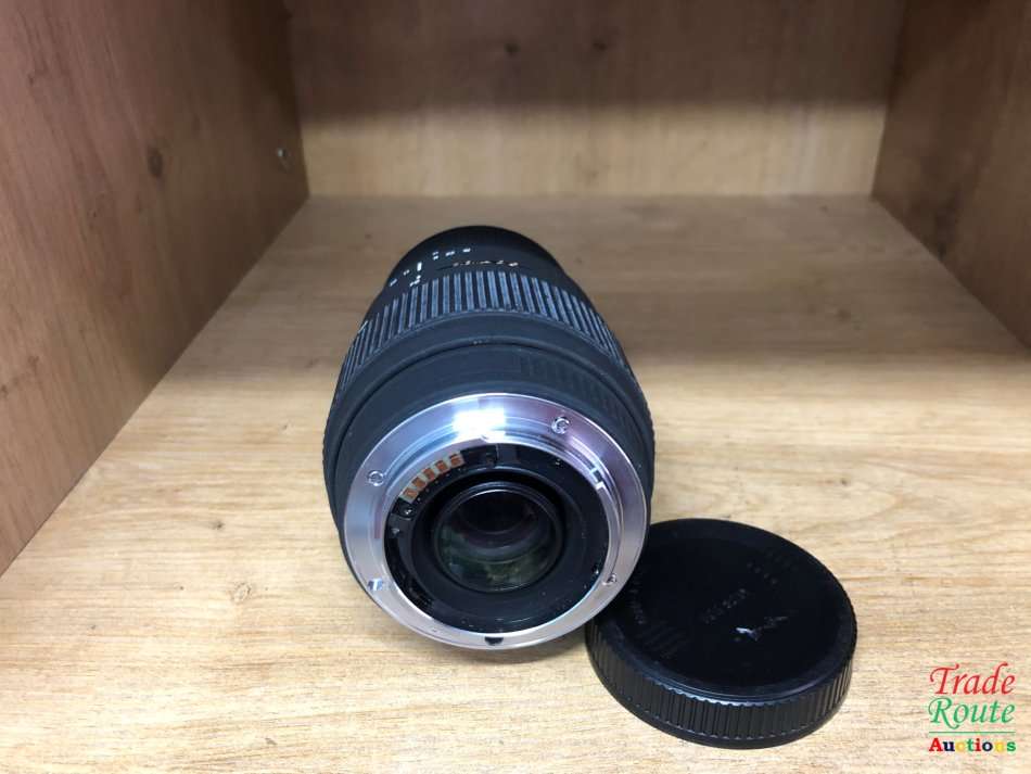 SIGMA DG 70-300mm Telephoto Zoom Lens for SONY DSLR Cameras