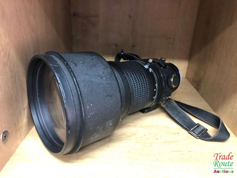 Nikon ED AF NIKKOR 300mm 1:2.8 Lens - HUGE LENS