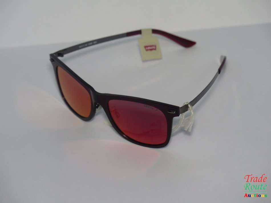 Levi's Ls99032 Polarized Lenses - Red - In Hard Case