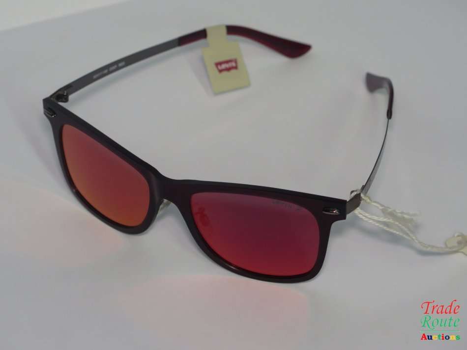 Levi's Ls99032 Polarized Lenses - Red - In Hard Case