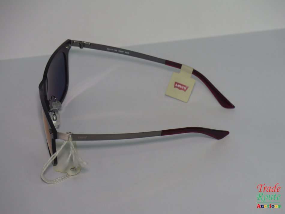 Levi's Ls99032 Polarized Lenses - Red - In Hard Case